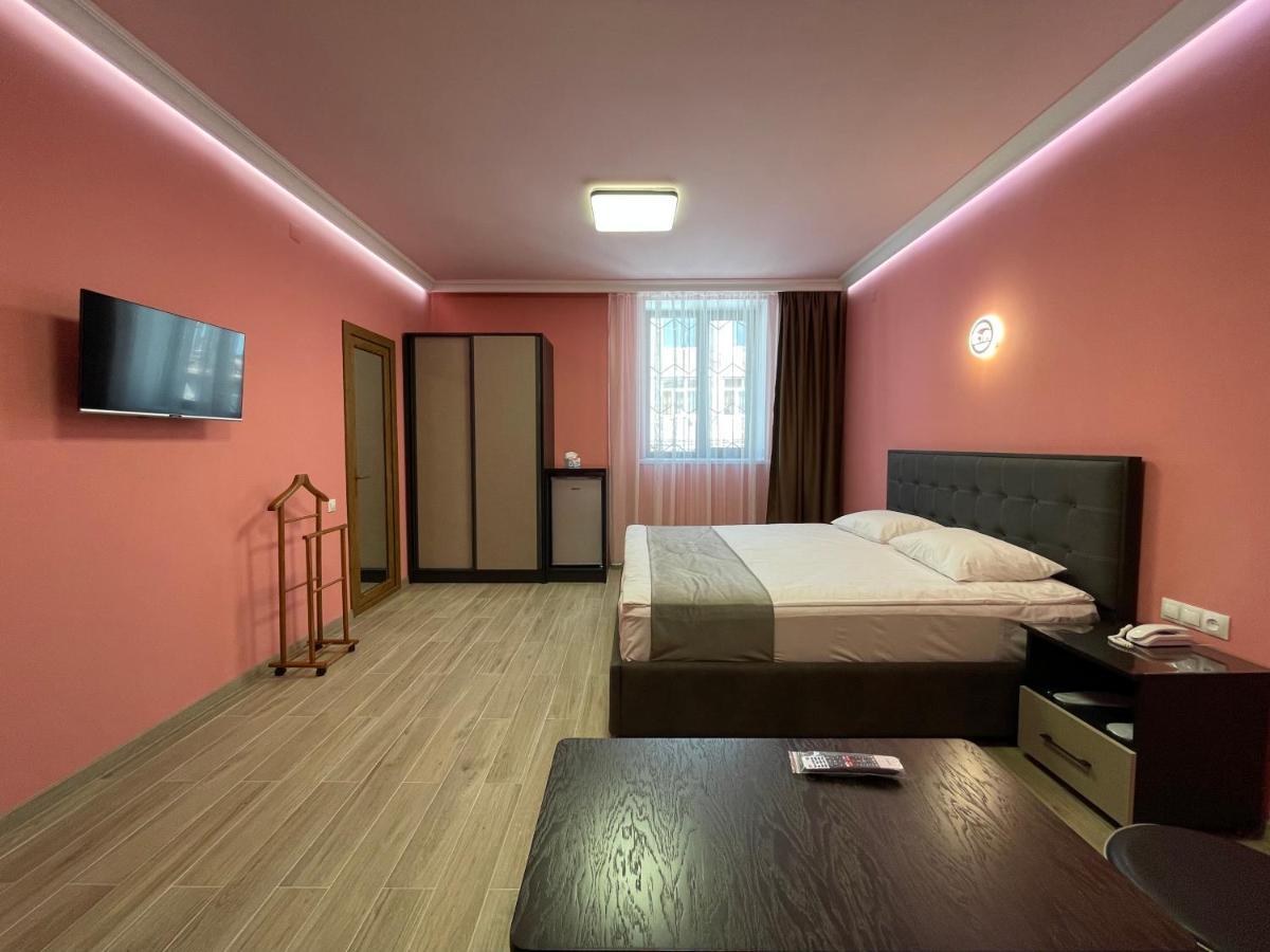 Central Hotel Gjumri Eksteriør billede