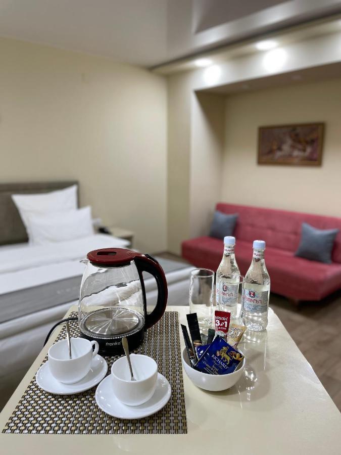 Central Hotel Gjumri Eksteriør billede