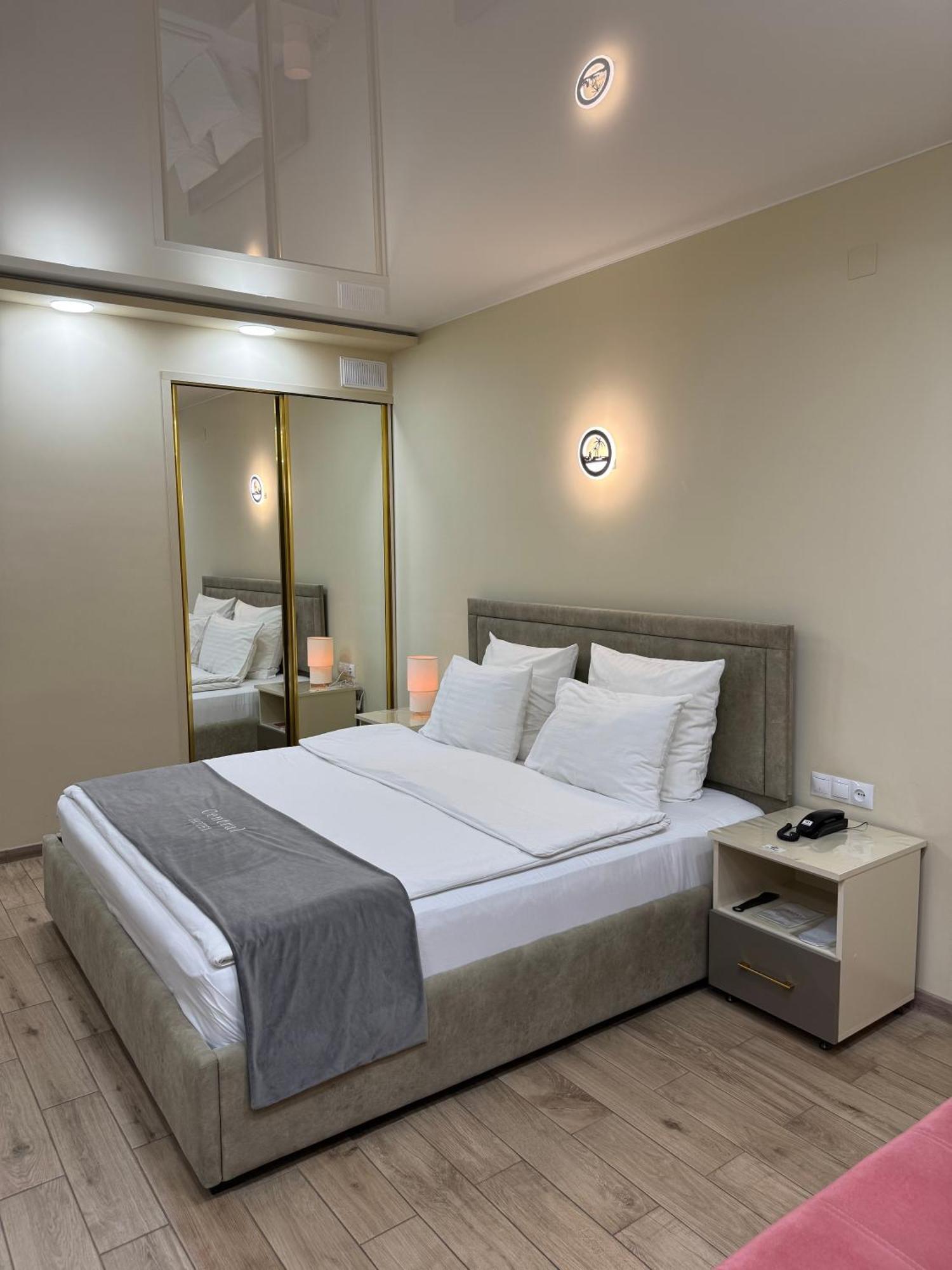 Central Hotel Gjumri Eksteriør billede
